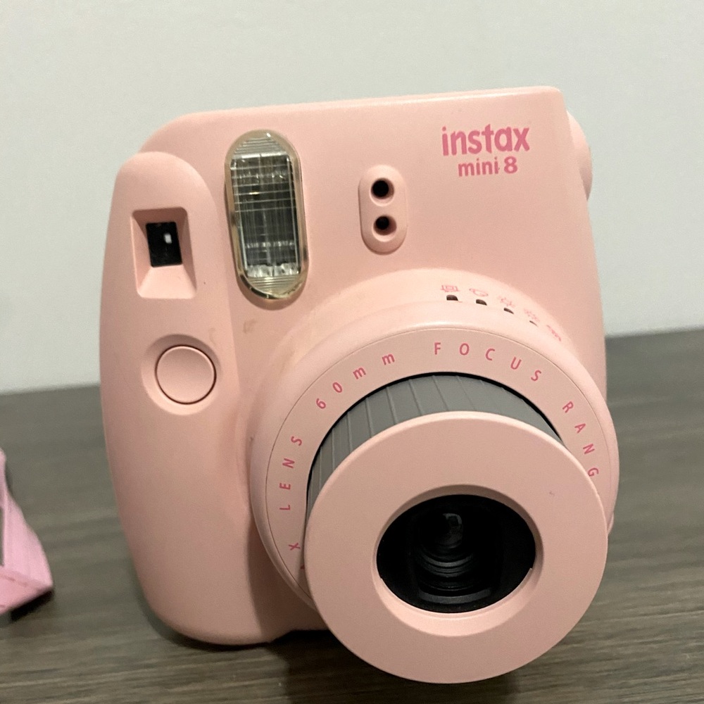 Polaroid camera (instax mix mini 8)